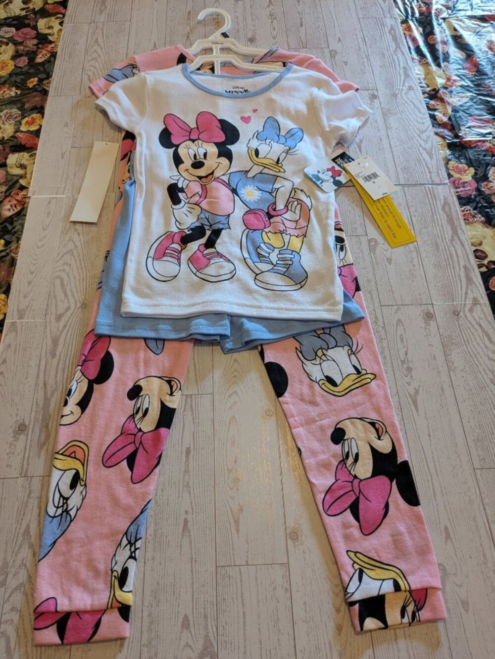 Disney Minnie Mouse Girls 4-Piece Pajama Set Size 8 T-Shirt Shorts & Pants